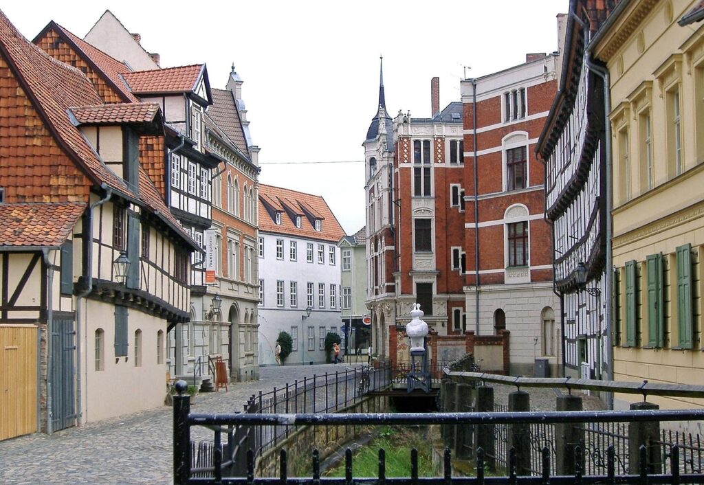 quedlinburg, historic center, alley, cobblestones, houses, architecture, truss, clinker, restored, old, road, city, house of culture, art exhibition, world heritage, unesco, saxony-anhalt, germany, quedlinburg, quedlinburg, quedlinburg, quedlinburg, quedlinburg